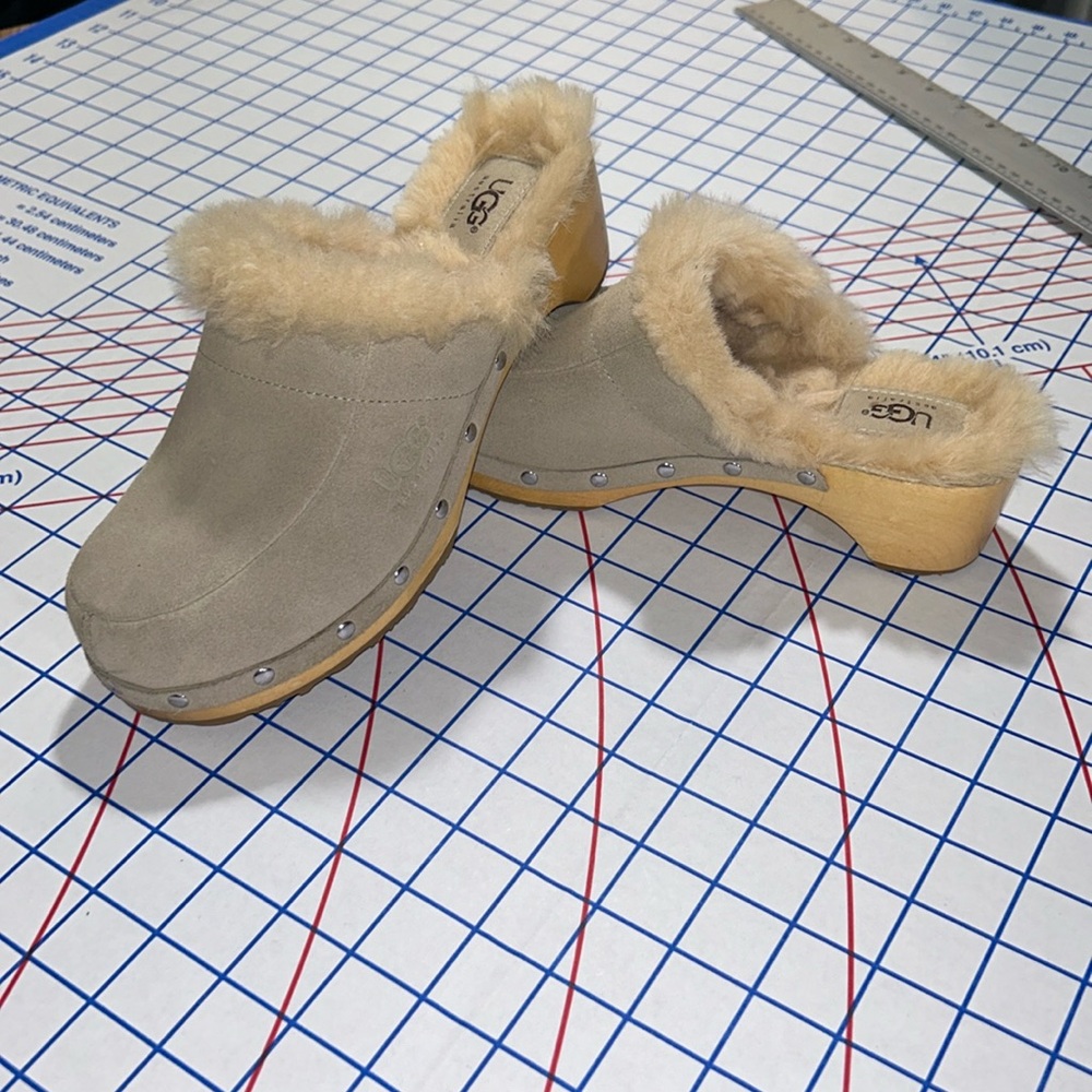 UGG Australia Kalie Slip On Shearling Mule Clogs tan suede Wedge, vintage